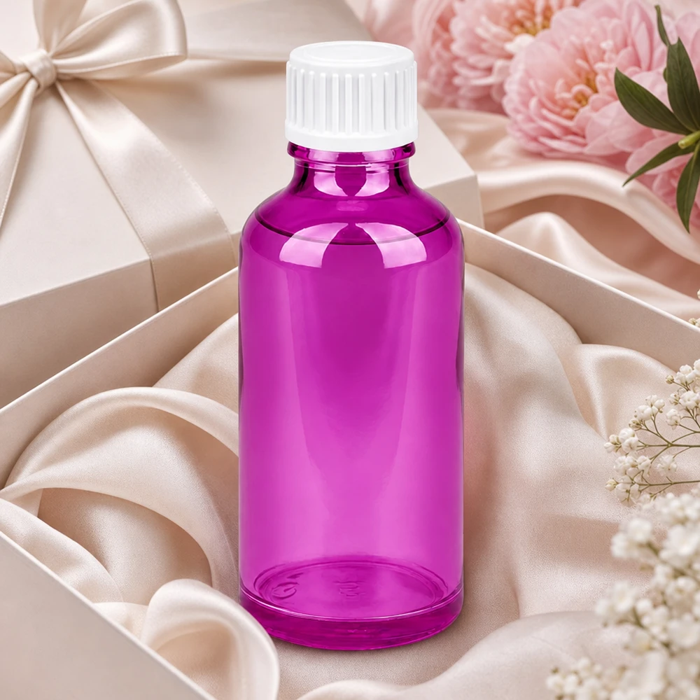 50 ml (globule) flaske 3 mm hældering hvid Standard PurpleLine. UT18/50 50 ml violet apotekerflaske lavet af højkvalitetsglas med præcist 18 mm skruegevind