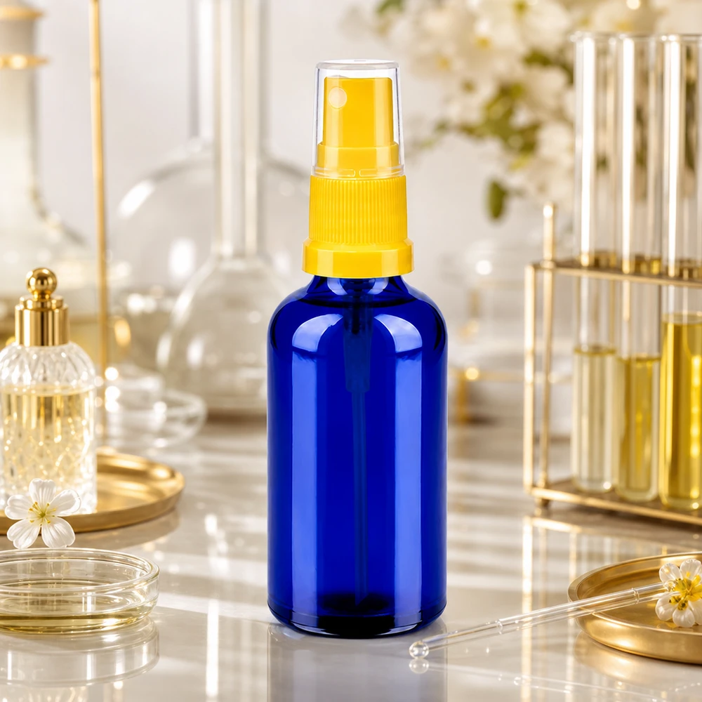 50 ml sprayflaske gul/tr. STD BlueLine UT18/50 50 ml BlueLine sprayflaske med UT18-gevind - perfekt til hjemmelavede parfumer og rumsprays
