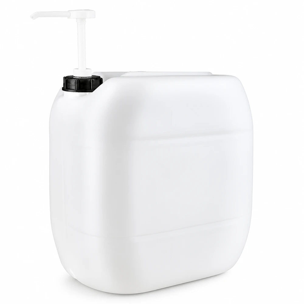 Hvid 30-liters plastdunk med hvid doseringspumpe på sort skruelåg