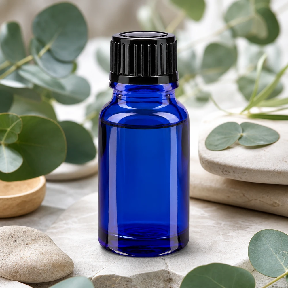 Koboltblå 10 ml dråbeflaske fra ApoGlas med sort skruelåg til aromaterapi