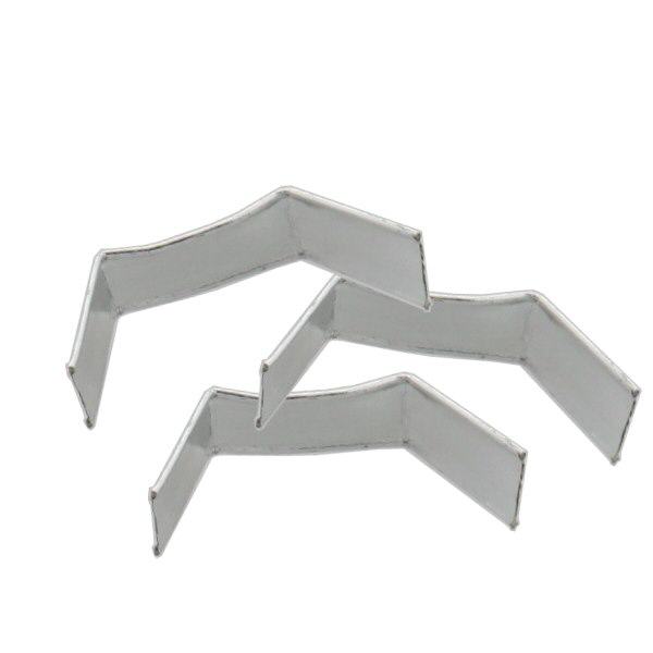 U-clip tape fastener sølv (pakke med 100) 40 mm. Fremstillet af sølvfarvet papir og trådindsats. Bøjet klar til brug. 7x40 mm. U-clip tape fastener sølv (pakke med 100) 40 mm. Fremstillet af sølvfarvet papir og trådindsats. Bøjet klar til brug. 7x40 mm.