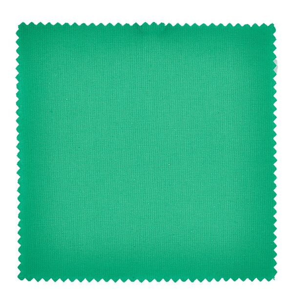 Stofdækkeserviet grøn 120x120mm firkantet Grønt stof med takkede kanter i nærbillede til smykkedug 12 cm firkantet syltetøjsglasovertræk