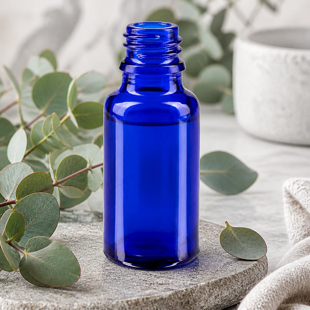 Dropperflaske 20 ml DIN 18 BLÅT GLAS Lille 20 ml apoteksflaske i lyseblå fremstillet af robust ApoGlas til hverdagsbrug