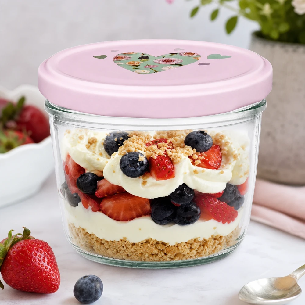 230 ml væltet glas + BasicSeal låg hjerte rosa UNiTWIST 230 ml lyserødt hjerteformet glas med bærdessert lagdelt dessert yoghurt jordbær blåbær kiksebund dessert