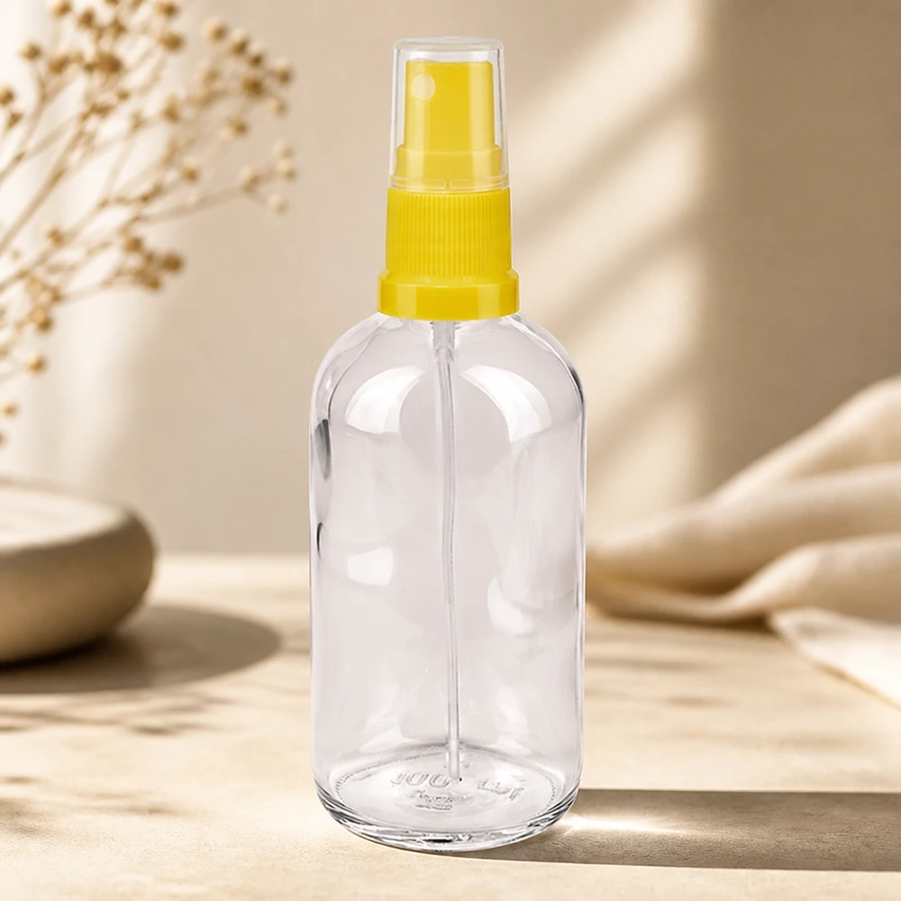 100 ml sprayflaske gul/tr. STD ClearLine UT18/100 Tom 100 ml plastsprayflaske med gul pumpehoved på træbaggrund