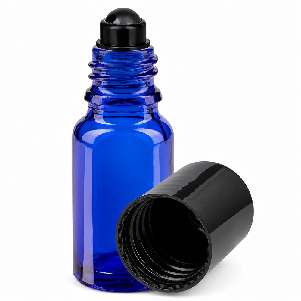 10 ml blå roll-on-flaske af apotekerglas med sort rullekugle og skruelåg