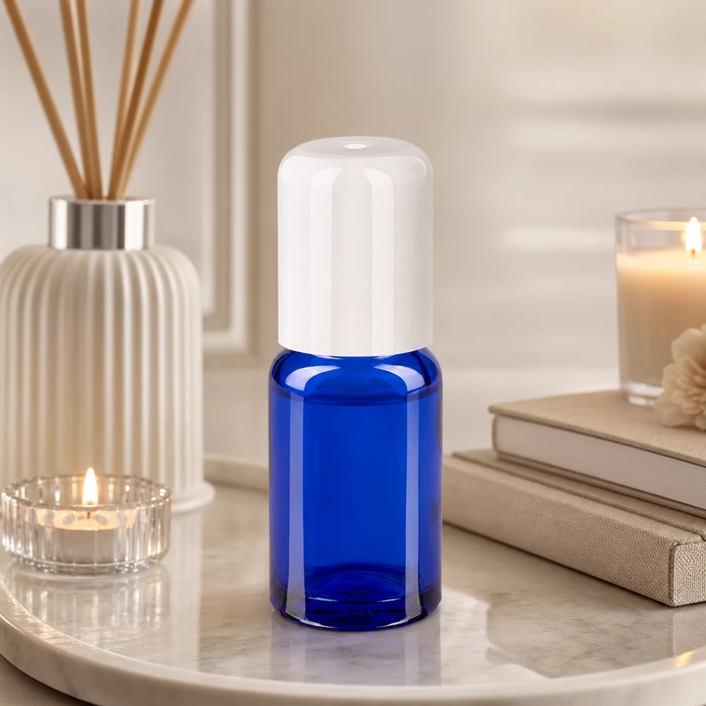 Handy 10 ml roll-on-flaske med praktisk hvid kuglehætte til nem dosering