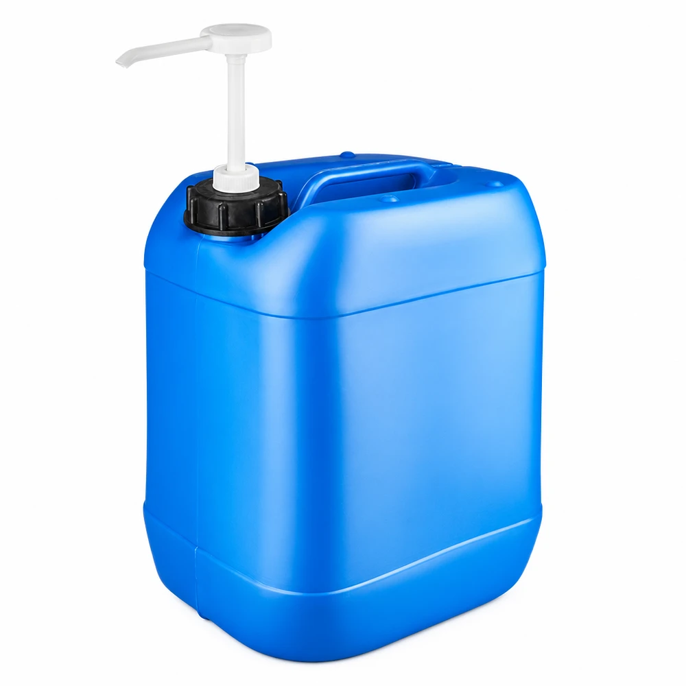 20 liters blå dunk med doseringspumpe Blå 20-liters plastdunk med hvid doseringspumpe på sort skruelåg