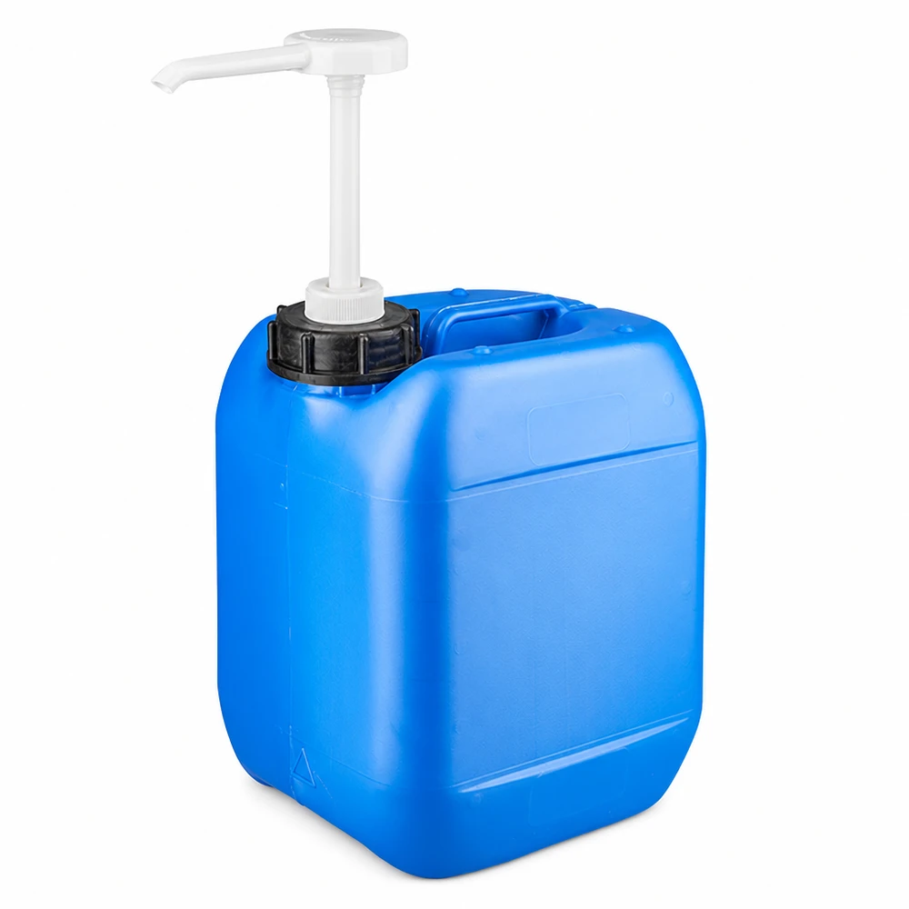 5 liters blå dunk med doseringspumpe Blå 5-liters plastdunk med hvid doseringspumpe på hvid baggrund