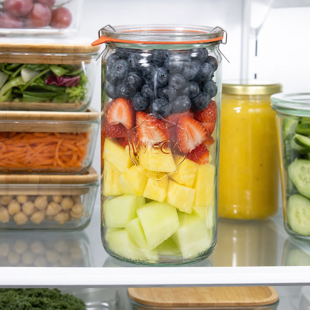 1590 ml cylinderglas komplet WECK RR100 WECK cylinderglas 1590ml RR100 i køleskabet med frugtsalat blåbær jordbær ananas melon Meal Prep