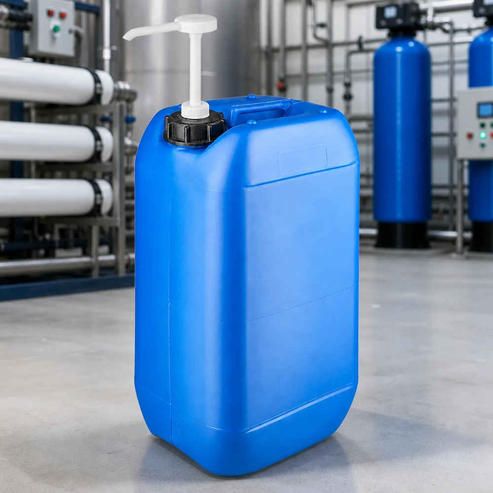 15 liters blå dunk med doseringspumpe Bærbar 15-liters dunk, blå, med ergonomisk håndtag og hvid doseringspumpe