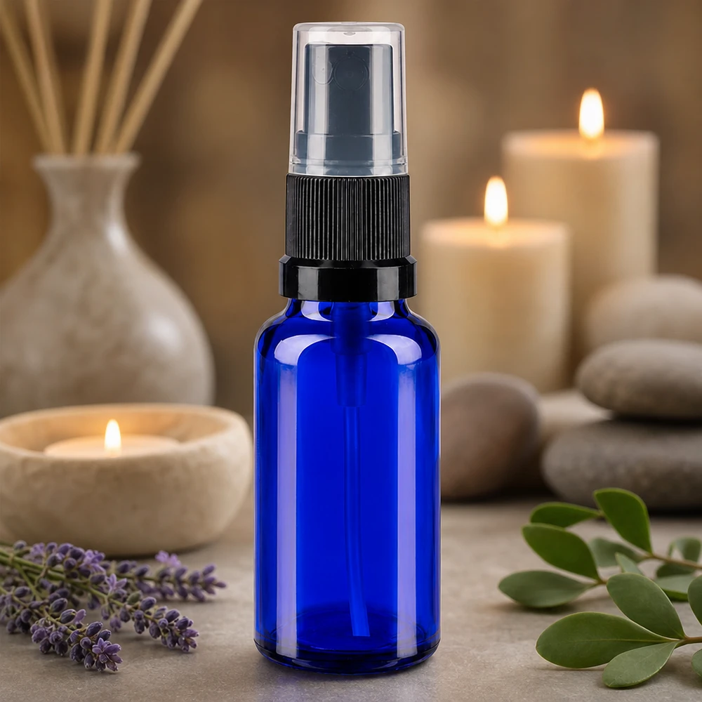 Apotekerflaske blå 20 ml spraytilbehør sort Blå 20 ml glasflaske med finforstøver til aromaterapi med lavendel og æteriske olier