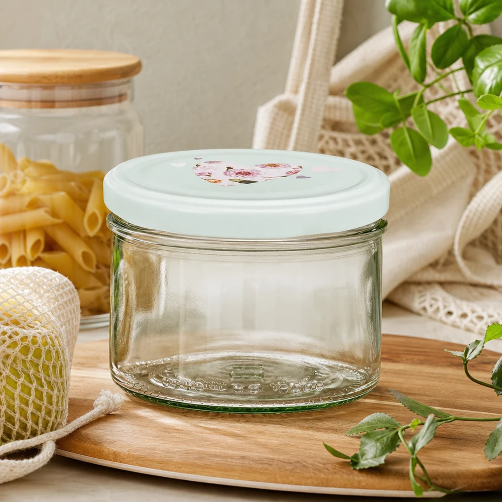 230 ml cylinderglas + BasicSeal låg hjerte mint 230 ml cylinderkrukke BasicSeal låg hjerte mint tom på træbakke med pasta jutepose og grønne planter