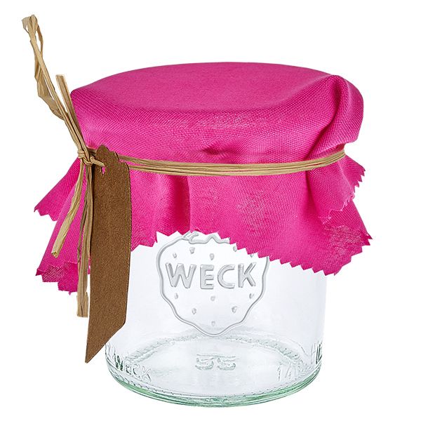 Stofdækkeserviet pink 120x120mm firkantet Dekorativ dækkeserviet i pink stof, 12 cm i kvadrat, på Weck-krukke med brun etiket og raffia til at dække låget med