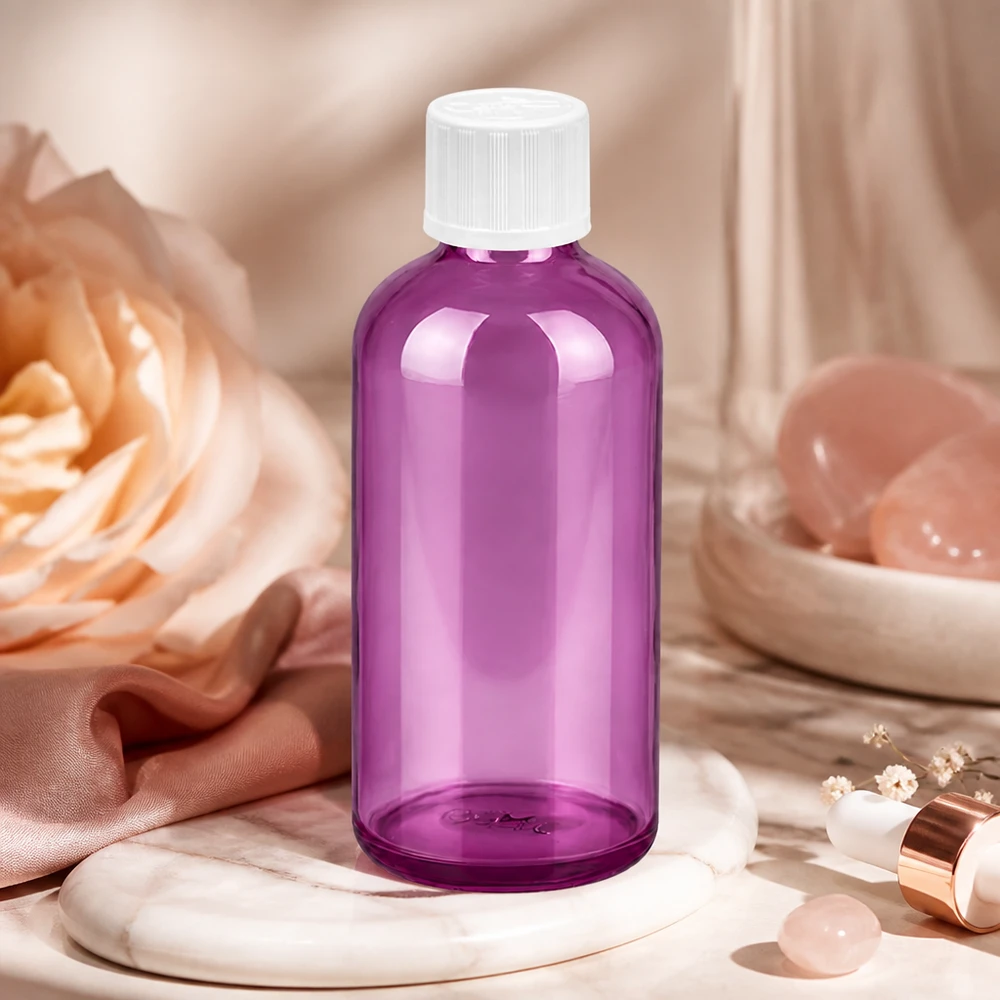 100 ml dråbeflaske 1,2 mm hvid standard børnesikret PurpleLine. UT18/100 Kompakt 100 ml glasflaske med præcis 1,2 mm dråbetæller i elegant lilla til skønhedsprodukter