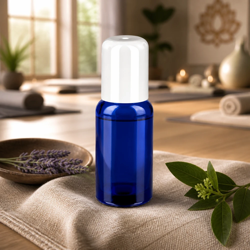 Kompakt 20 ml roll-on-flaske med hvid hætte, ideel til aromaterapi og wellness