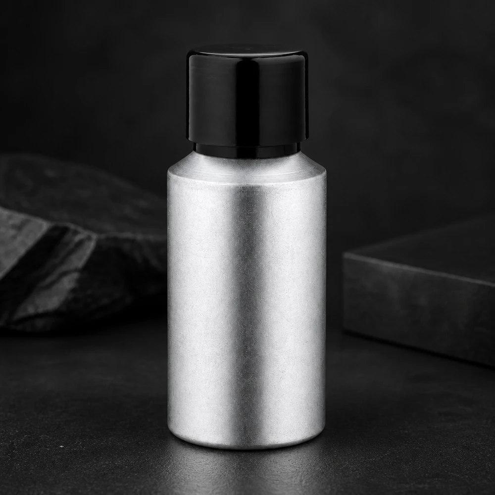 30 ml farvet aluminiumsflaske med skruelåg 30 ml aluminiumsflaske af høj kvalitet med bejdset metaloverflade og sikkert skruelåg