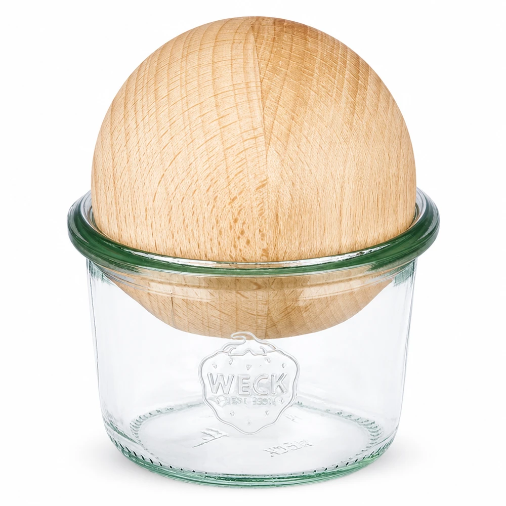 80 ml Briller WECK RR60 med trækugle bøg WECK-bægre 80 ml RR60 med kuglelåg af bøgetræ på hvid baggrund