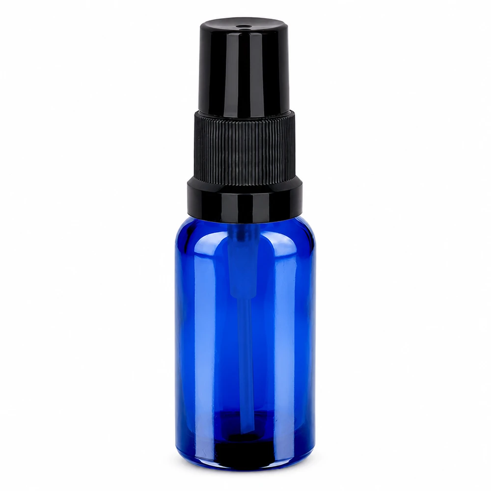 20 ml sprayflaske sort STD BlueLine UT18/20 lavet af blåt glas i høj kvalitet med sort sprayhoved