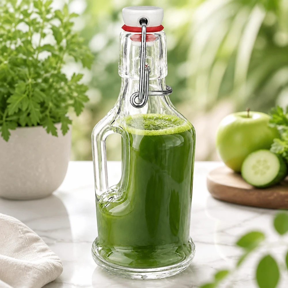 200 ml glasflaske »Bertha« og PVC-skruelåg UNiTWIST® Glasflasche Bertha 200ml mit grünem Smoothie befüllt, Bügelverschluss, natürliche Küchendeko mit frischen Zutaten