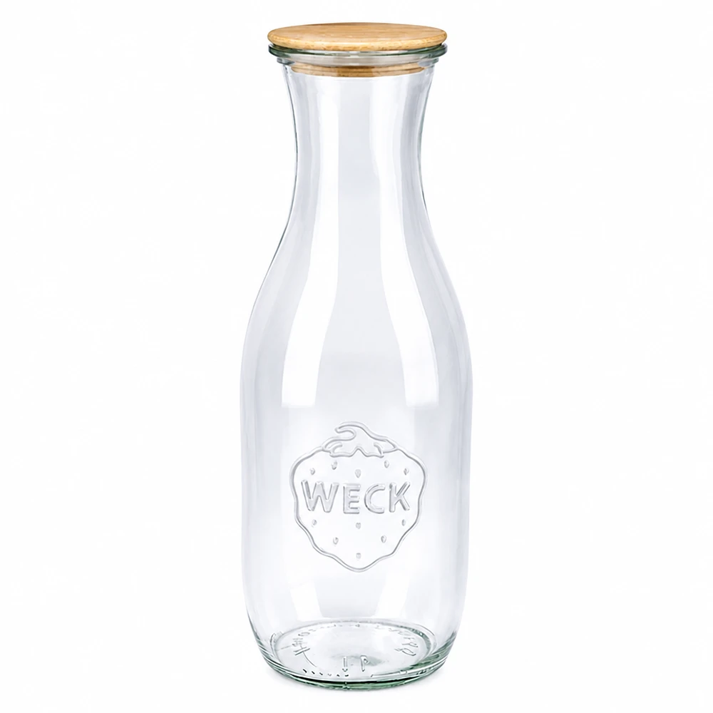 1062 ml juiceflaske WECK RR60 med trælåg WECK juiceflaske 1062ml lavet af glas med trælåg RR60 transparent tom stående på hvid baggrund
